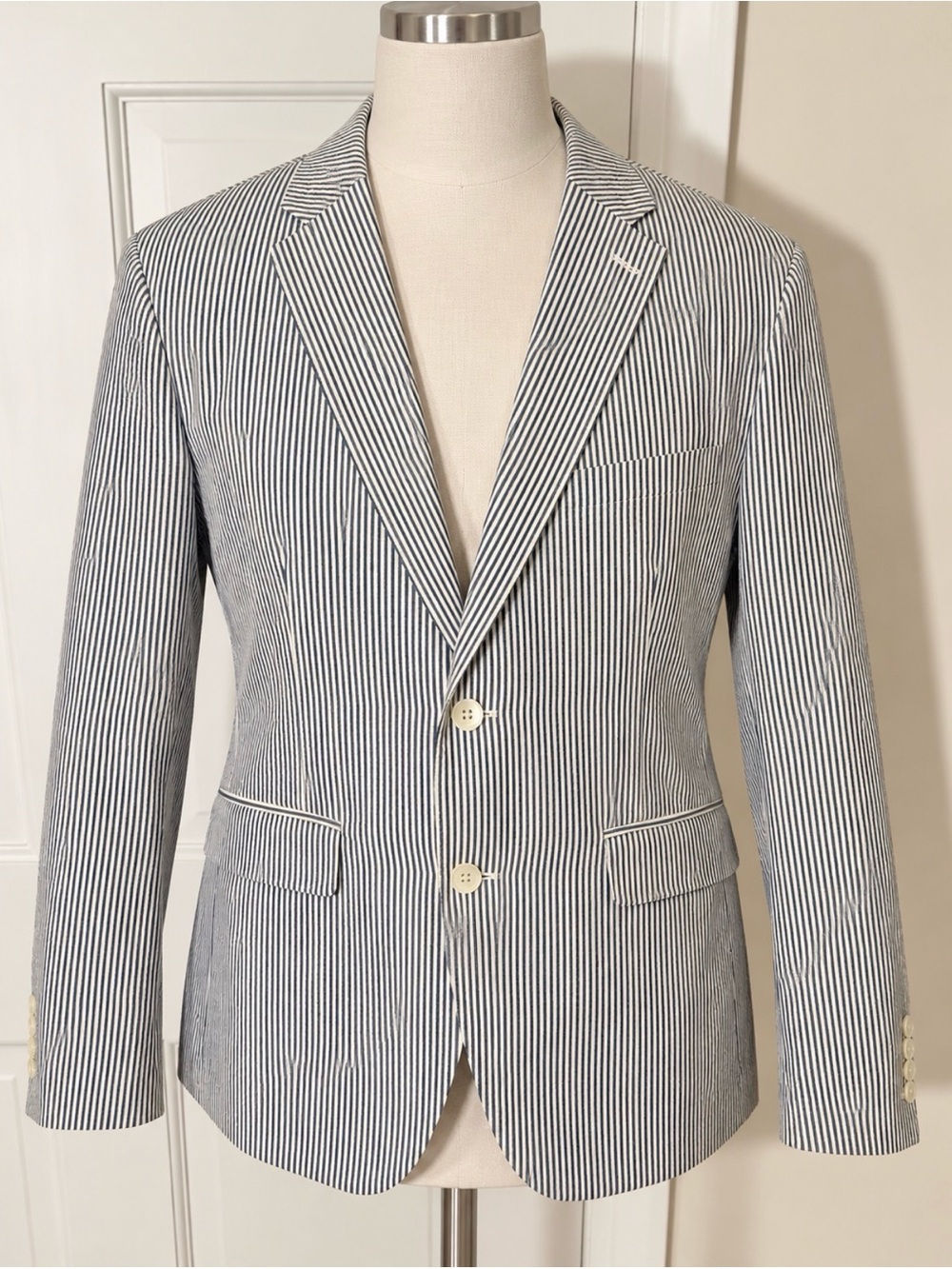Ralph Lauren Navy & White Seersucker Stripe Sport Coat